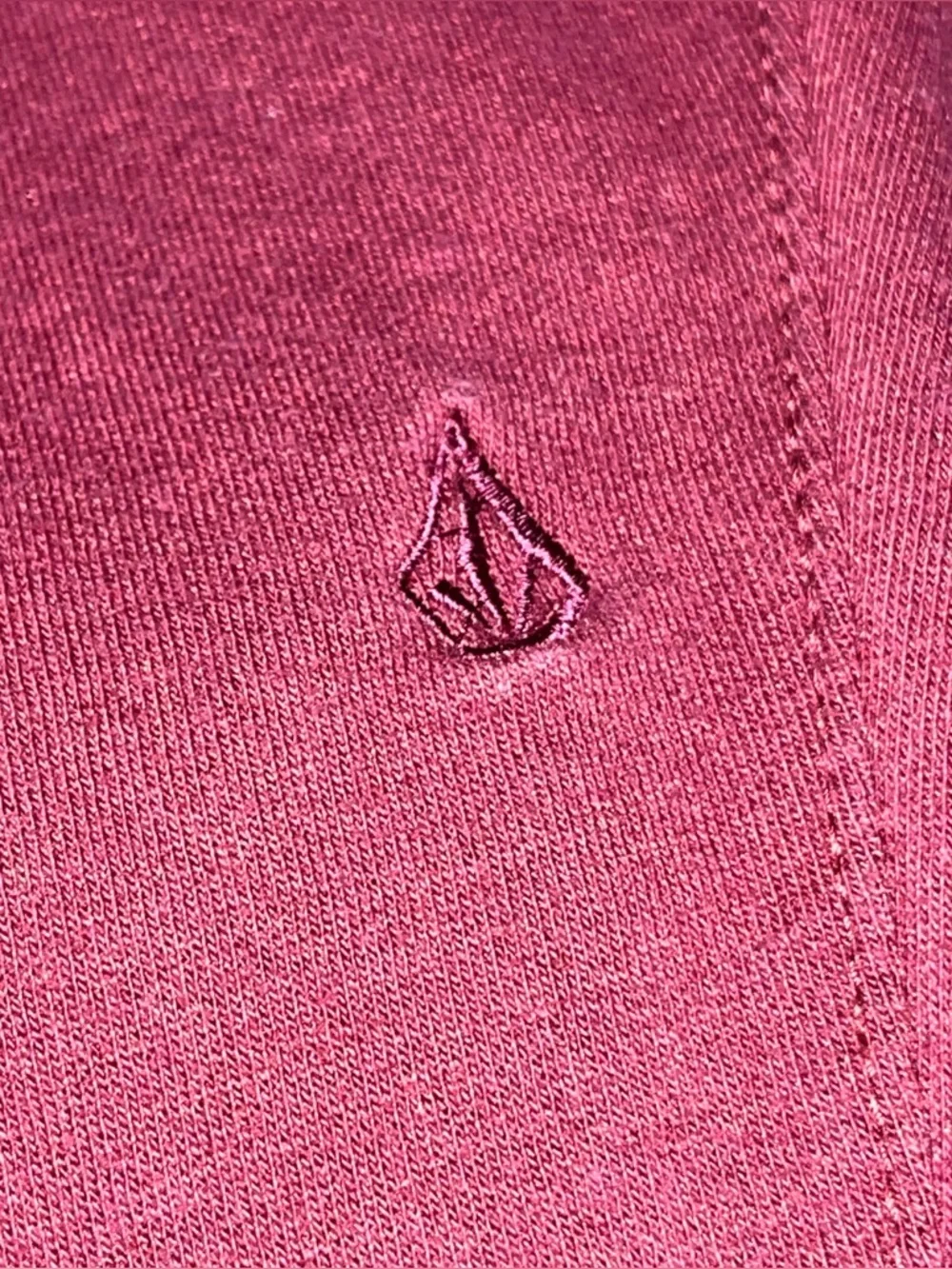 Volcom burgundy wine